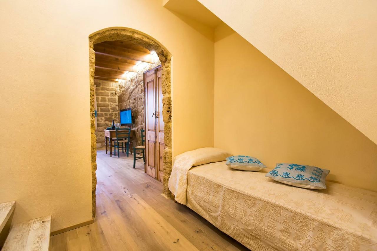 Grand Suite Gioberti Elegante Nel Cuore Di アルゲーロ エクステリア 写真